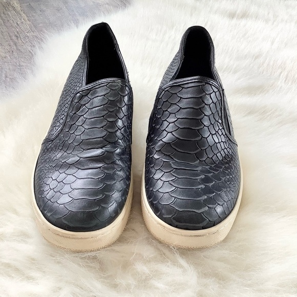 Vince Camuto Jibbie Slip-On Snake Sneaks 8.5 - Picture 2 of 6